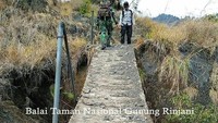 1 pos jaga di Pos II Sembalun rusak ringan. Ada jembatan beton rusak berat namun bisa dilewati (Dok. Balai Taman Nasional Gunung Rinjani) 