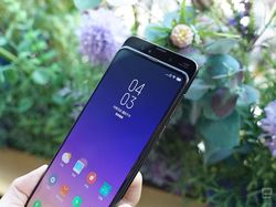 4 Smartphone Gahar dengan Kamera Tersembunyi