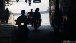 Jangan Ditiru! Pemotor Lawan Arah di Underpass Manggarai