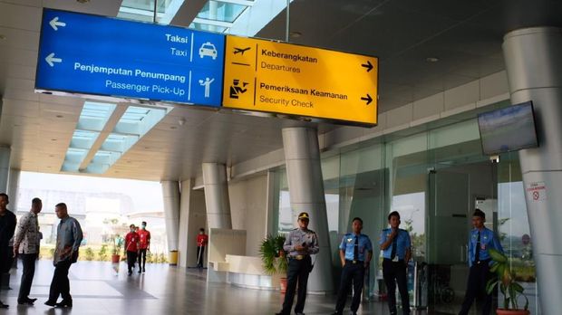 Bandara APT Pranoto