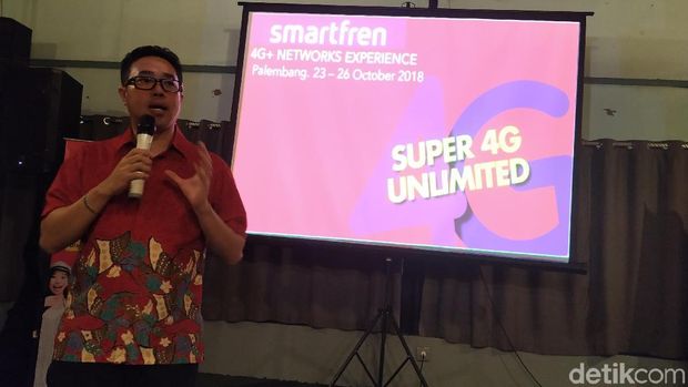 Chief of Brand Smartfren Roberto Saputra