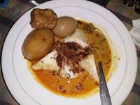 Yuk, Sarapan Ketupat Sayur Enak di 5 Tempat Ini!