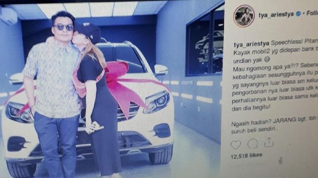 Jangan Iri! Hamil Anak Kedua, Tya Ariestya Dapat Mobil Mewah