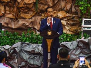 Jokowi: Merdeka! Ayo Semangat Bangun Negara