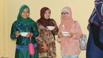 Gaya Sederhana Siti Haniatunnisa, Putri Maruf Amin Saat Kulineran