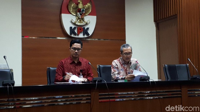 KPK Tetapkan Bupati Cirebon Tersangka Suap Jual Beli Jabatan KPK Tetapkan Bupati Cirebon Tersangka Suap Jual Beli Jabatan