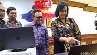 Laptop dan printer tersebut bukan barang bekas baru dipakai seminggu. Pengadaan e-katalog melalui e-procurement. Laptop ini baru digunakan selama seminggu, saat pelaksanaan IMF-World Bank Annual Meeting kemarin. Sumber dana APBN 2018 dam subker dari Kemenkeu dalam hal ini sekjen, nilainya Rp 8 miliar dan printer Rp 672 juta, kata Sri Mulyani di sela-sela acara.