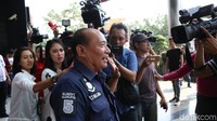 Seperti diketahui, Nur Mahmudi dan mantan Sekda Hary Prihanto telah ditetapkan sebagai tersangka oleh Polresta Depok dalam kasus dugaan korupsi pelebaran Jalan Nangka, Kecamatan Tapos, Depok, Jawa Barat. Akibat korupsi itu, negara diperkirakan mengalami kerugian sekitar Rp 10 miliar. Keduanya sudah dicekal untuk bepergian ke luar negeri. 