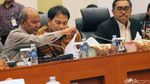 Tampil Berbatik, Sri Mulyani Turun Tangan Bahas Dana Desa di DPR