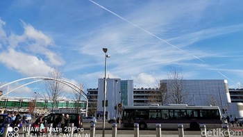 Saat AI mendeteksi ada langit berwarna biru pada frame foto, maka otomatis mode Blue Sky akan aktif. Foto: detikINET/Anggoro Suryo Jati