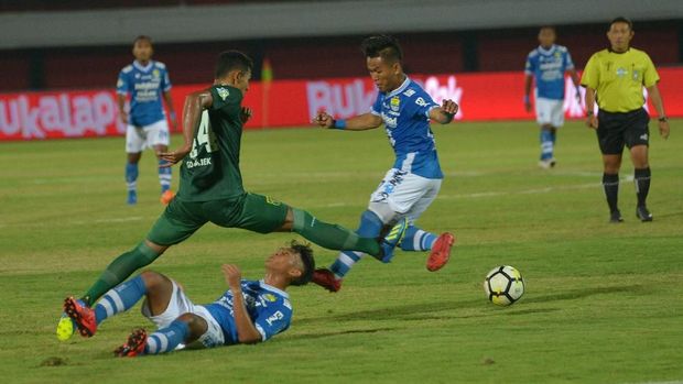 Persib Bandung saat ini berada di peringkat ketiga Liga 1 2018. (