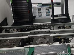 Begini OPPO Bikin Ponsel di China