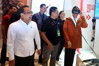 Jokowi: Ada VR, Main Sepak Bola Tidak Pakai Lapangan