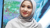 Setiap subuh Bella pun rela mengantri kamar mandi dengan keadaan yang sangat dingin karena hanya ada dua kamar mandi di sana. Pool/Ismail/detikFoto.
