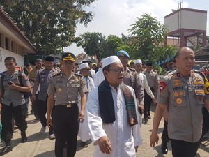 Kapolda Banten ke Tokoh Islam: Yang Dibakar di Garut Bendera HTI