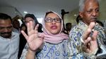 Dikonfrontir Hoax Ratna, Nanik S Deyang Dadah-dadah