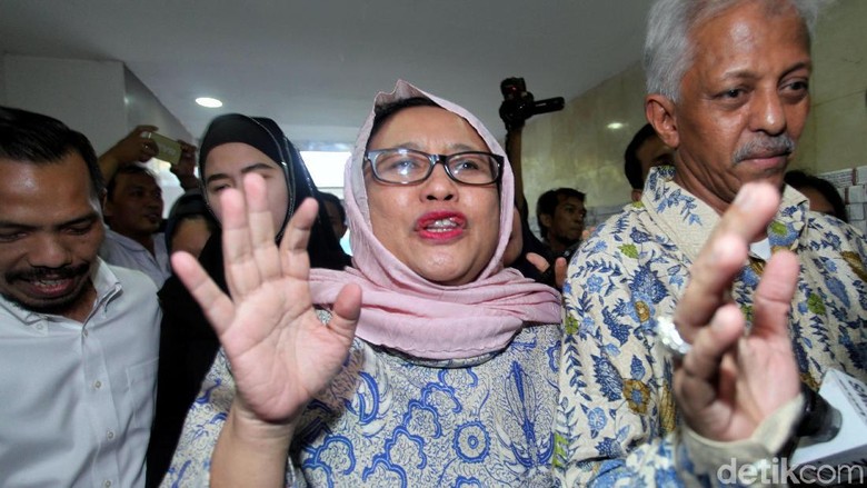 Polisi Panggil Lagi Nanik S Deyang soal Kasus Hoax Ratna Sarumpaet Polisi Panggil Lagi Nanik S Deyang soal Kasus Hoax Ratna Sarumpaet