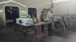 Foto: Tangis di Kremasi Sekeluarga yang Tewas Tertembak Kepalanya