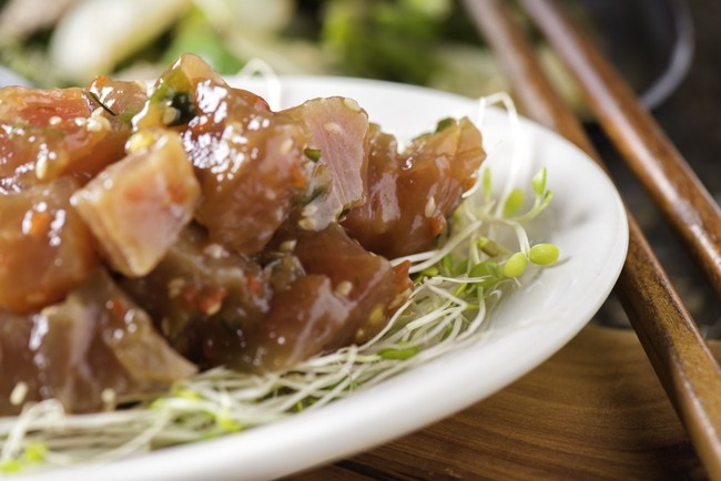 Bukan Sashimi, Indonesia Punya 5 Hidangan Ikan Mentah yang Khas dan Enak