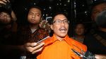 Berompi Oranye, Bupati Cirebon Masih Tetap Mengelak Suap