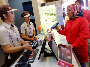 Lebih Dekat, Beli Pulsa Telkomsel Sambil Jajan Donat