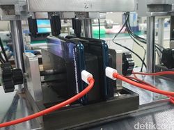 Begini OPPO Bikin Ponsel di China