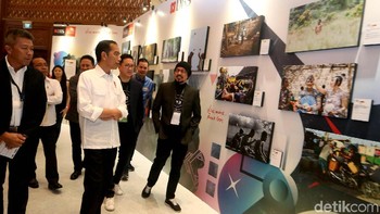 Ideafest adalah festival kreatif tahunan yang menghubungkan para pelaku usaha kreatif dan komunitas di sektor tersebut. Acara ini diharapkan dapat menginspirasi komunitas kreatif di Indonesia untuk tumbuh.