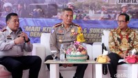 Dishub Provinsi DKI Jakarta, Sigit Wijatmoko menjelaskan bahwa alat CCTV untuk E-TLE sudah disiapkan disetiap jalanan di Jakarta.