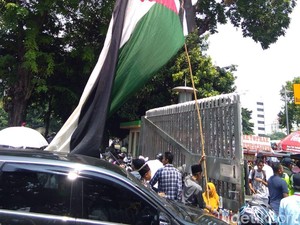Bendera Palestina Ikut Dibawa di Aksi Bela Tauhid