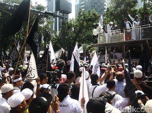 FPI Minta Ketum GP Ansor Diadili Terkait Pembakaran Bendera