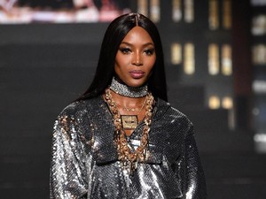 Awet Muda di Usia 50, Supermodel Naomi Campbell Hindari Makanan Ini