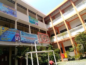 Oknum Guru di Surabaya Tampar dan Jejali Mulut Siswa dengan Sepatu