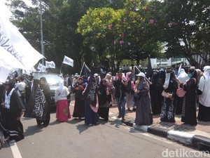 Massa Aksi Bela Tauhid Audiensi di Kantor Kemenko Polhukam