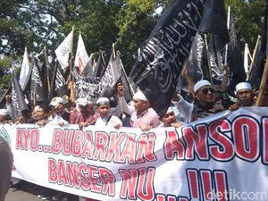 Yusuf Martak di Aksi Bela Tauhid: Apa Salahnya Bawa Bendera?