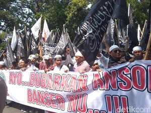 Yusuf Martak di Aksi Bela Tauhid: Apa Salahnya Bawa Bendera?