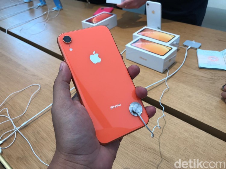 Warna-warni iPhone XR