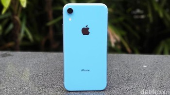 Bodi belakangnya berlapis kaca. (Foto: detikINET/Adi Fida Rahman)