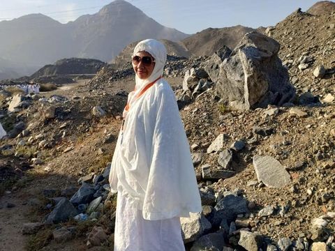 Cerita Haru Hijabers dapat Rezeki Tak Terduga Selama Perjalanan Umrah