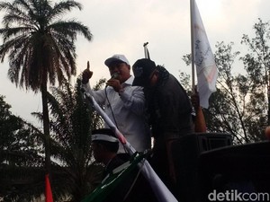 Temui Massa Aksi Bela Tauhid di Bandung, Uu: Jaga Persatuan