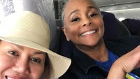 Baru baru ini Vilailuck Teigen sah menjadi warga negara Amerika Serikat. Itu ditandai dengan cuitan Chrissy Teigen dan menantunya John Legend (24/10/17). Foto: Instagram pepperthai2
