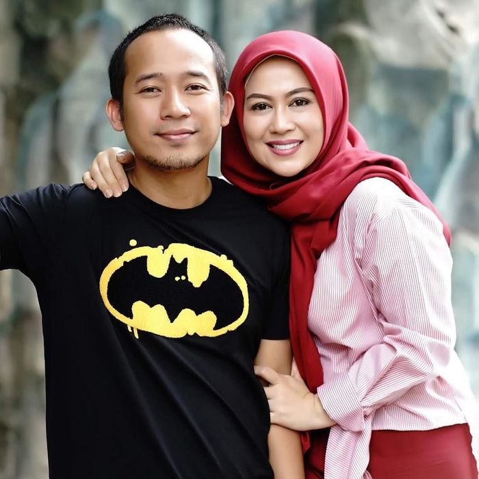 Hits Banget! Ini Gaya Shanty, Istri Denny Cagur Saat Kulineran
