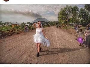 Foto Pernikahan dengan Warga Lokal Afrika Viral, Bule Ini Picu Kontroversi