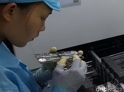 Begini OPPO Bikin Ponsel di China