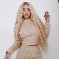 Rapper cantik nan seksi Iggy Azalea diduga telah banyak melakukan operasi plastik. Wajah barunya tersebut diduga senilai ratusan juta. Foto: Instagram (@ thenewclassic)