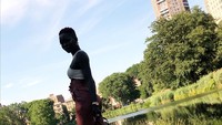 Ini dirinya tatkala berpose di Central Park, New York. (queennyakimofficial/Instagram)