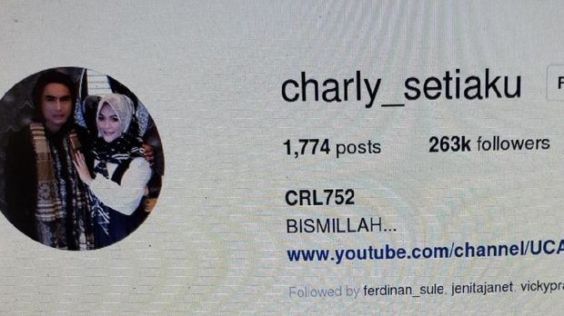 Digugat Cerai, Charly Masih Posting Foto Regina Irawan