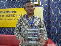 LIPI Kembangkan Baterai Lithium Berbahan Baku Tempurung Kelapa