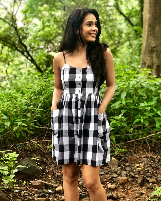 Sementara itu Raja Bajaj megklaim, Sonal pernah datang ke rumahnya untuk meminta uang. Dia mengaku aktris muda itu mengancamnya dengan mengatakan akan membuat pernyataan pada publik soal pelecehan seks yang kini tengah hangat dibicarakan. Raja Bajaj pada saat itu menolak membayarkan sejumlah uang karena yakin dirinya tidak bersalah. Foto: Dok. Instagram