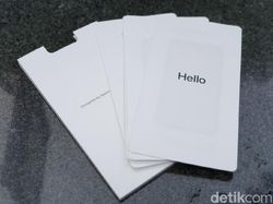 Unboxing iPhone XR Warna Biru yang Menggoda