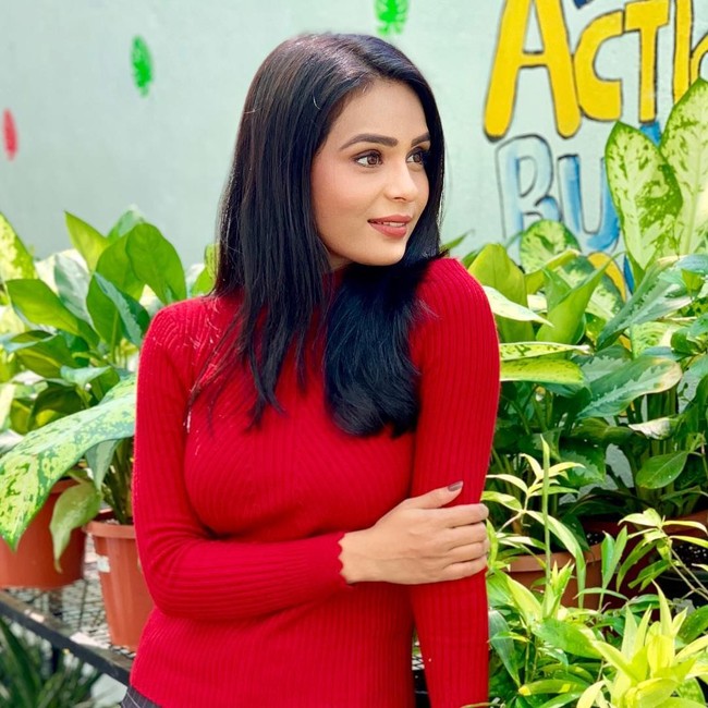 Dan pengakuan Sonal kemudian menjadi kontroversi karena direspon Raja Bajaj dan anaknya Sheena Bajaj. Sheena menyebut kalau Sonal hanya mencari sensasi. Foto: Dok. Instagram